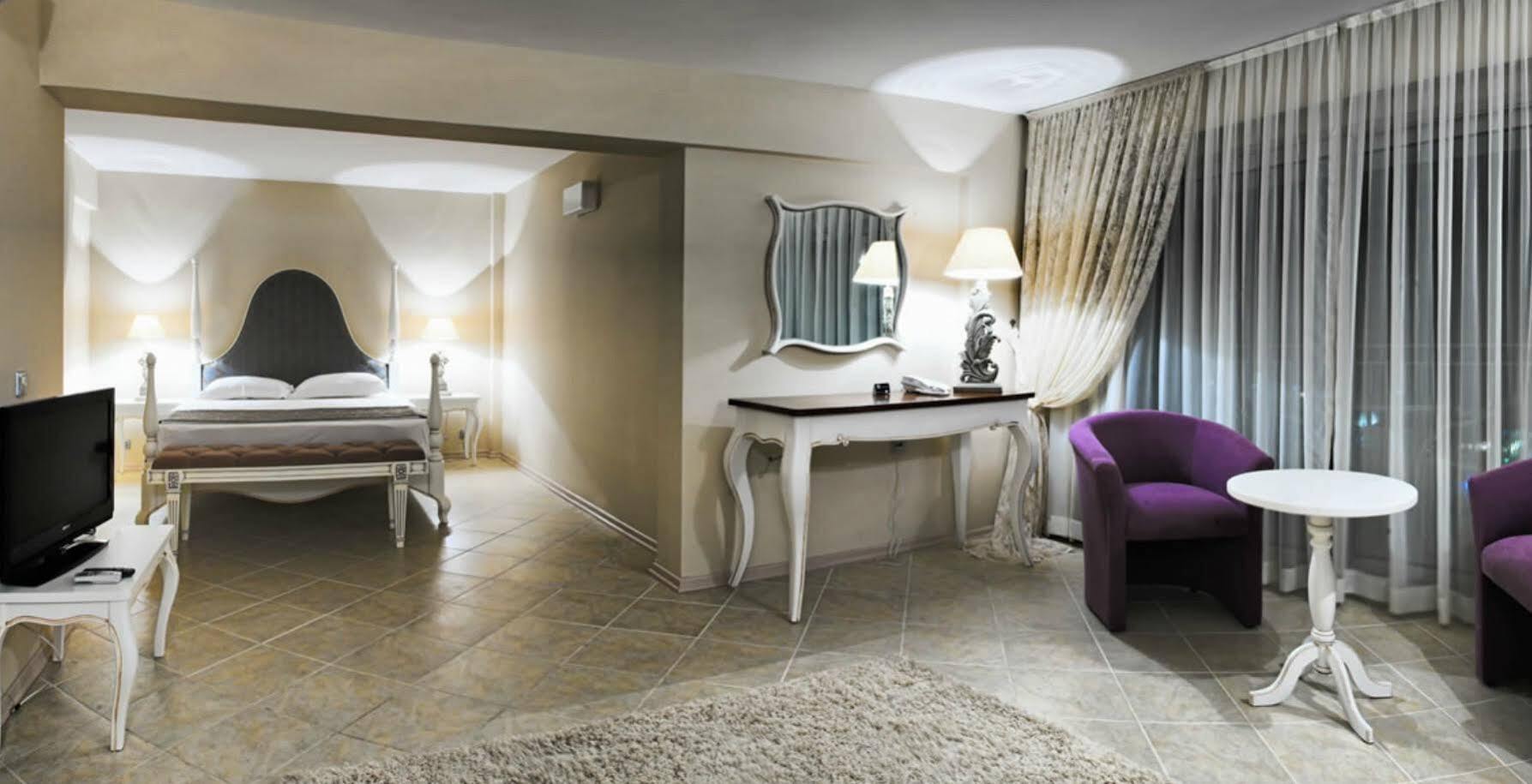 Lavista Boutique Hotel & Spa (Adults Only) Кушадасъ Екстериор снимка